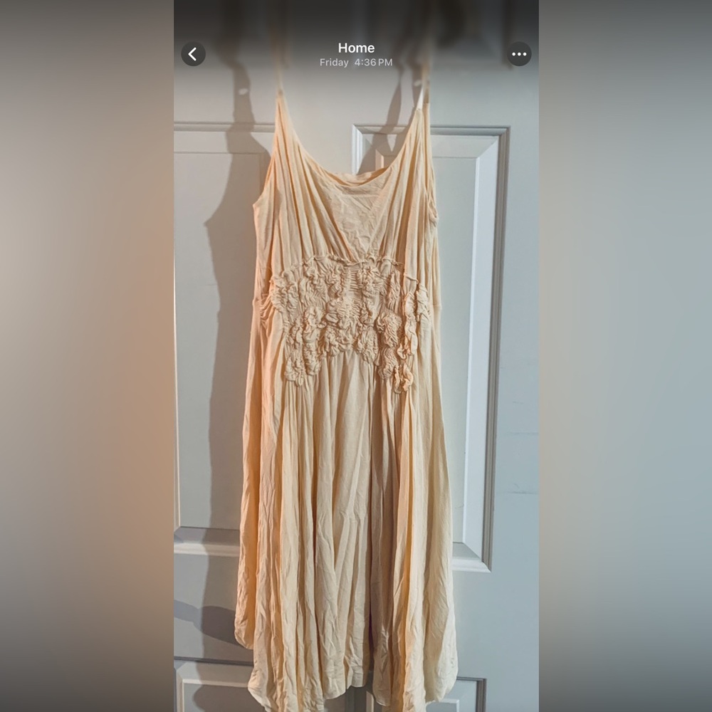 BCBGMaxAzria Beige Midi Dress with Ruching-Adjustable straps| size medium